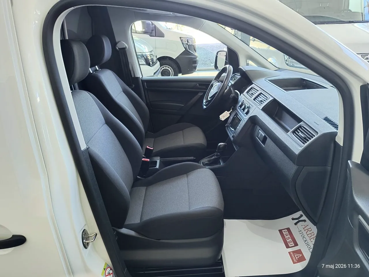 Vehicle image 11