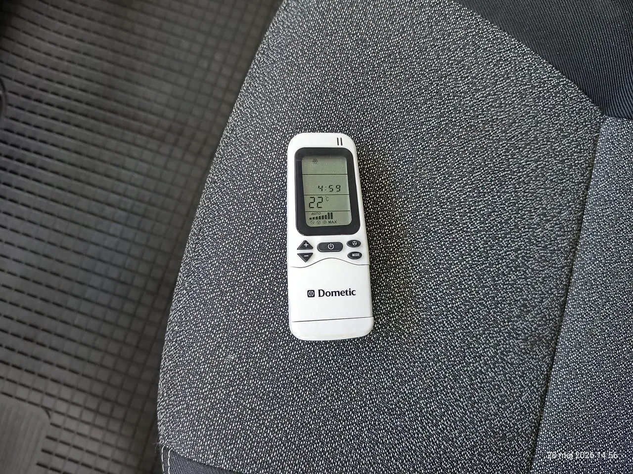 Vehicle image 27
