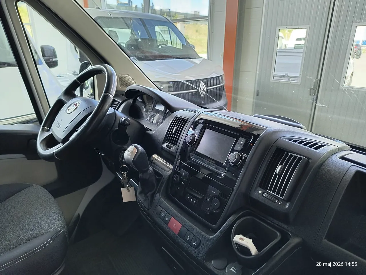 Vehicle image 21