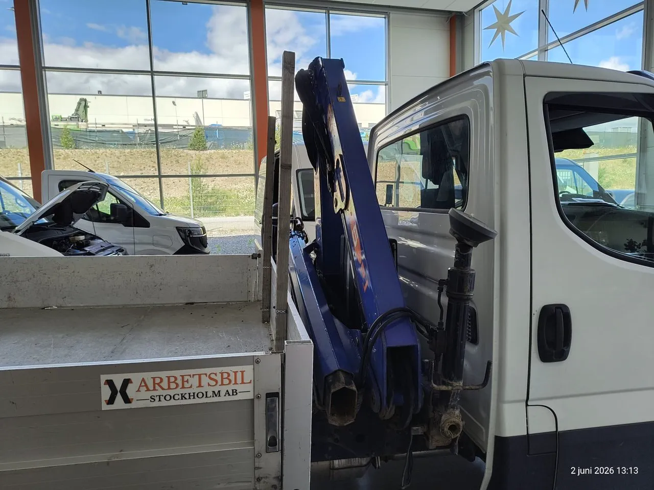 Vehicle image 7