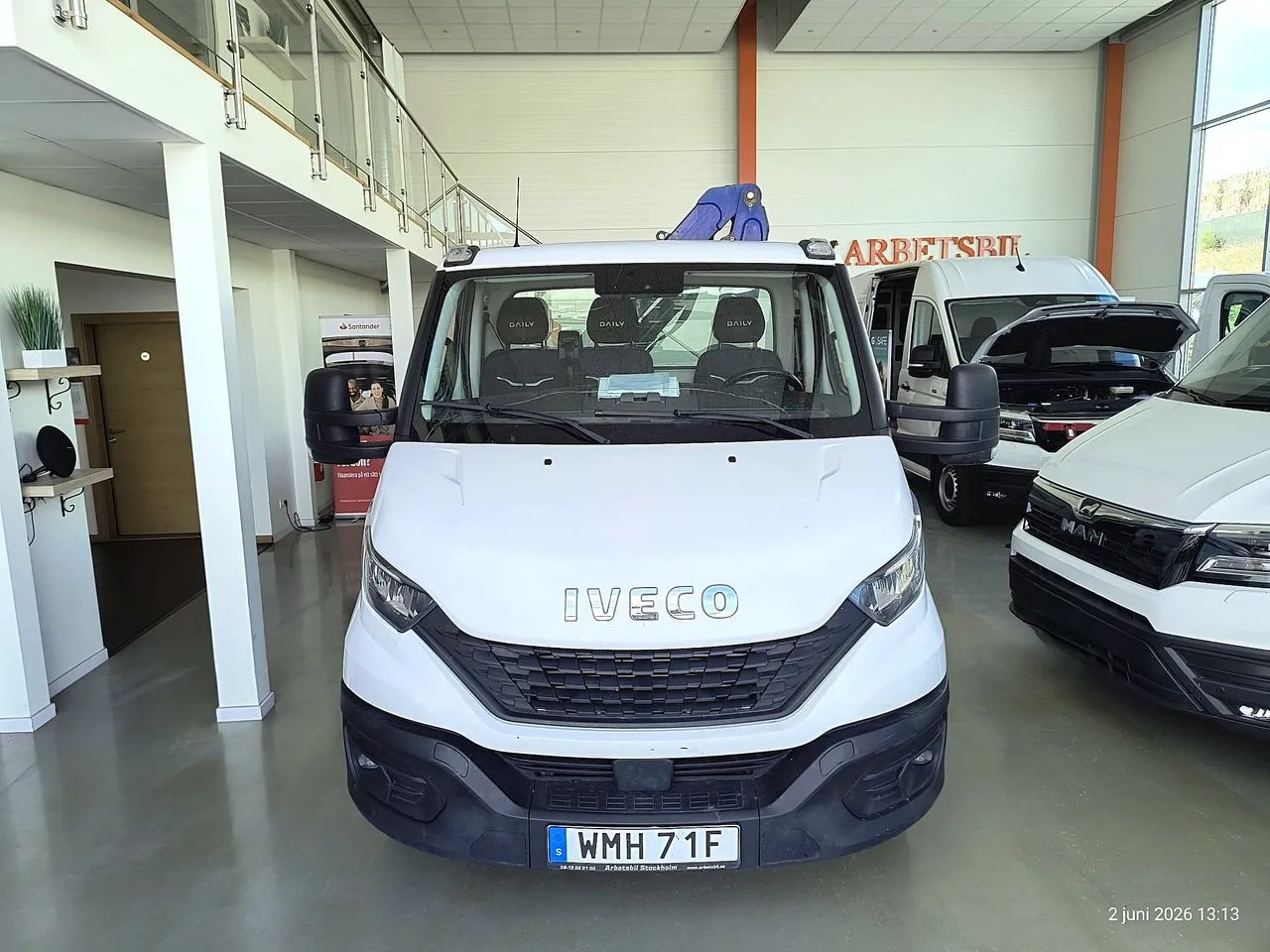 Vehicle image 15