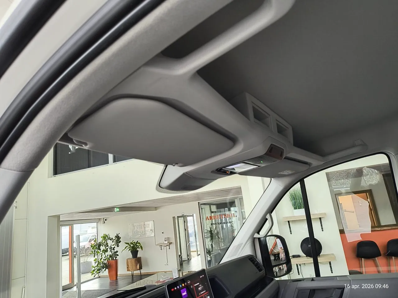 Vehicle image 20
