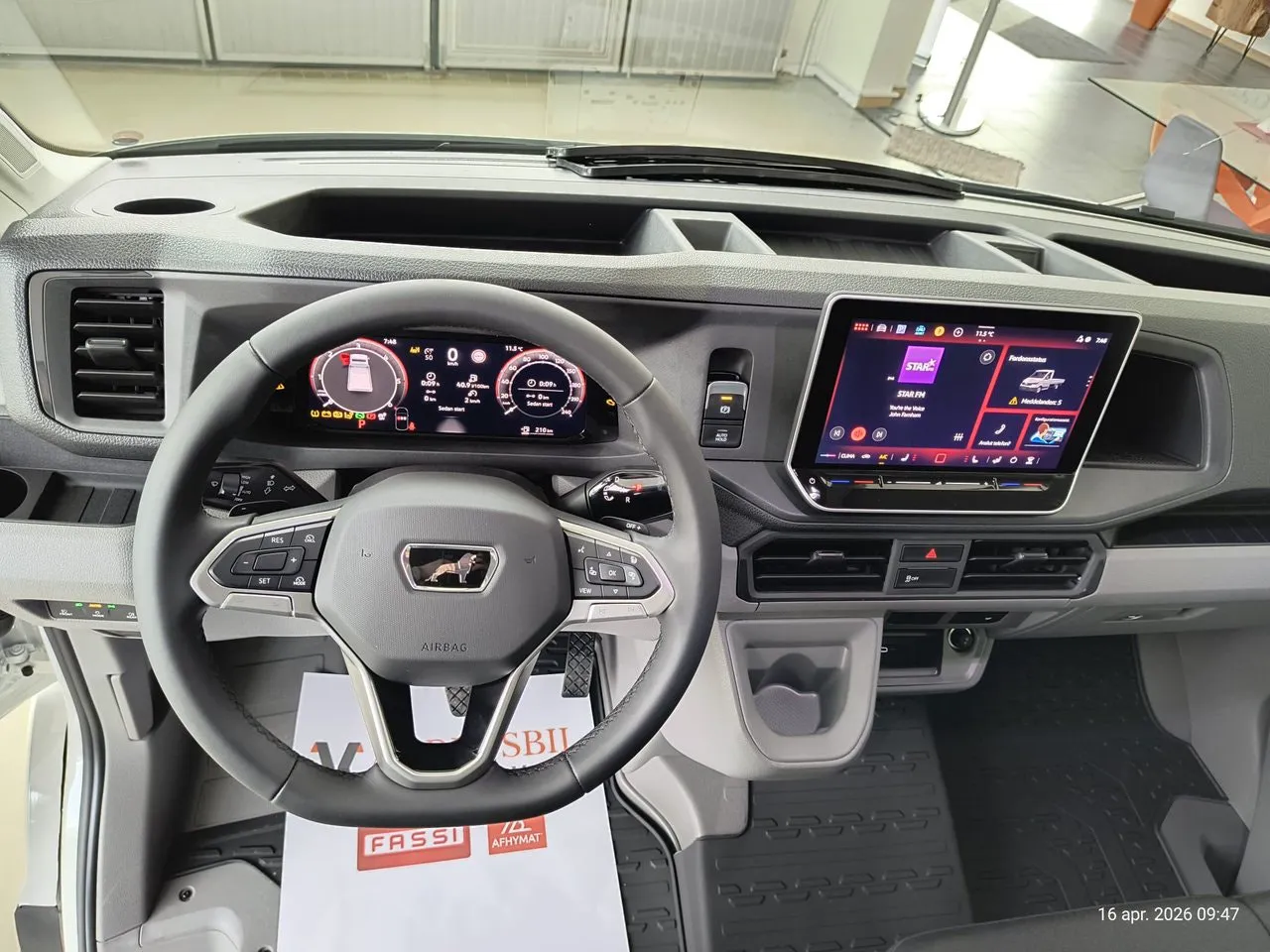 Vehicle image 13