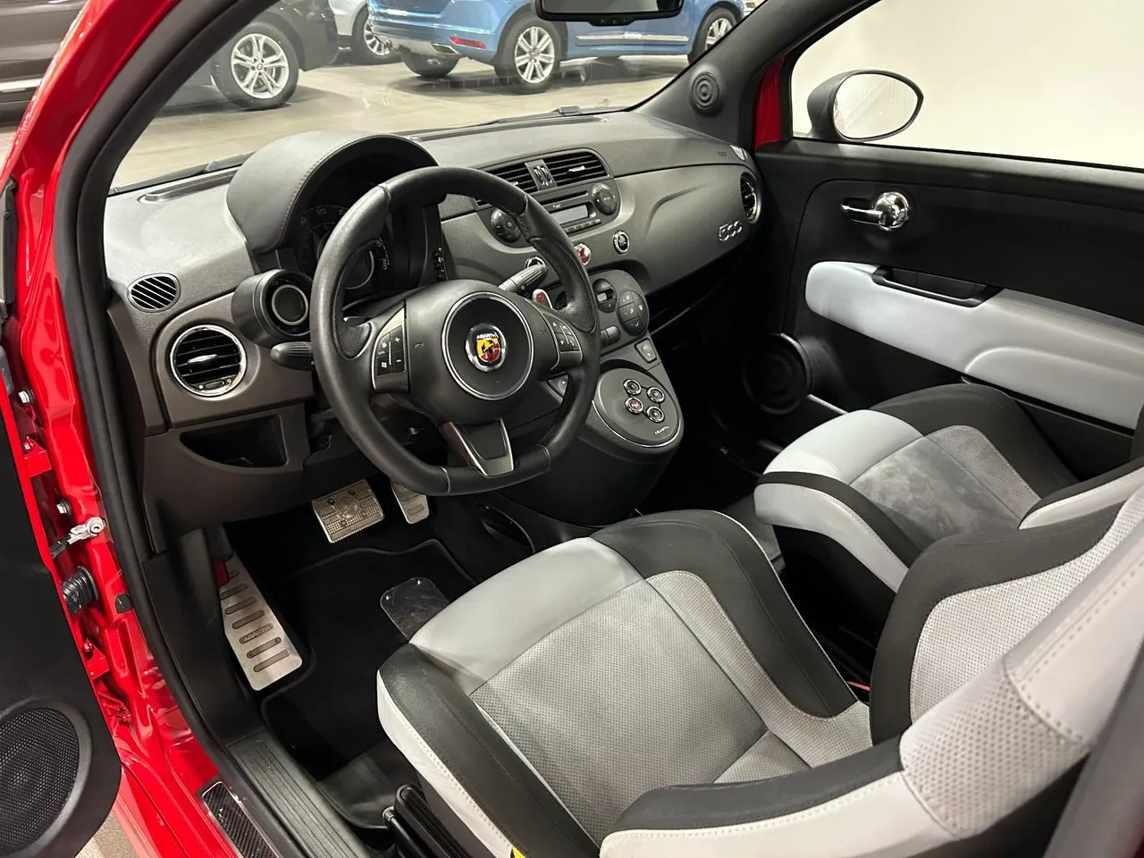 Vehicle image 6
