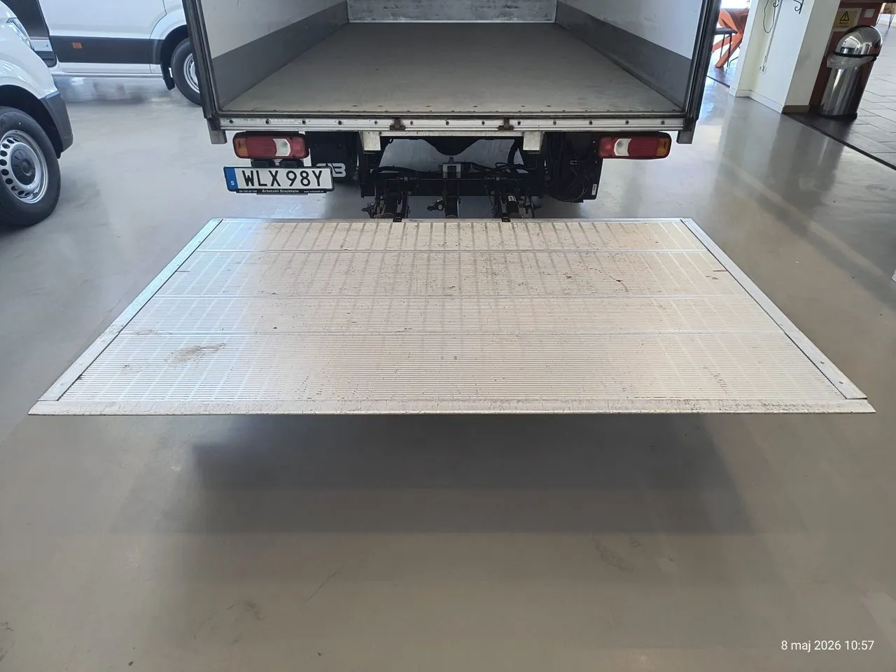 Vehicle image 6