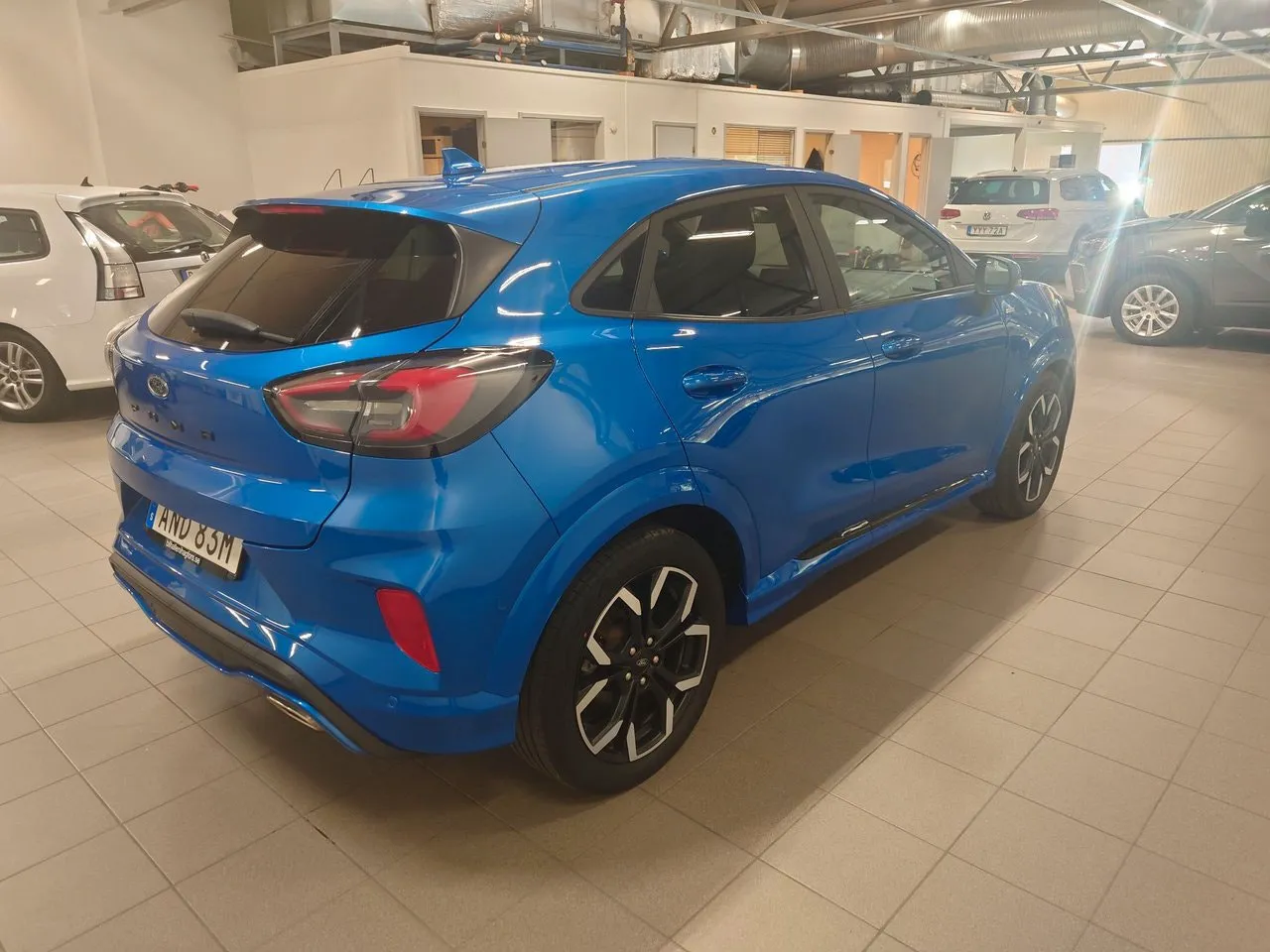 Vehicle image 5