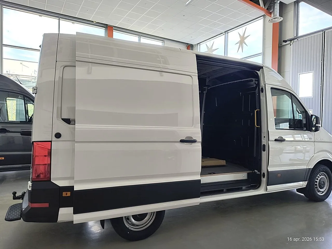 Vehicle image 9