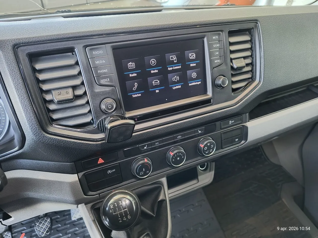 Vehicle image 18
