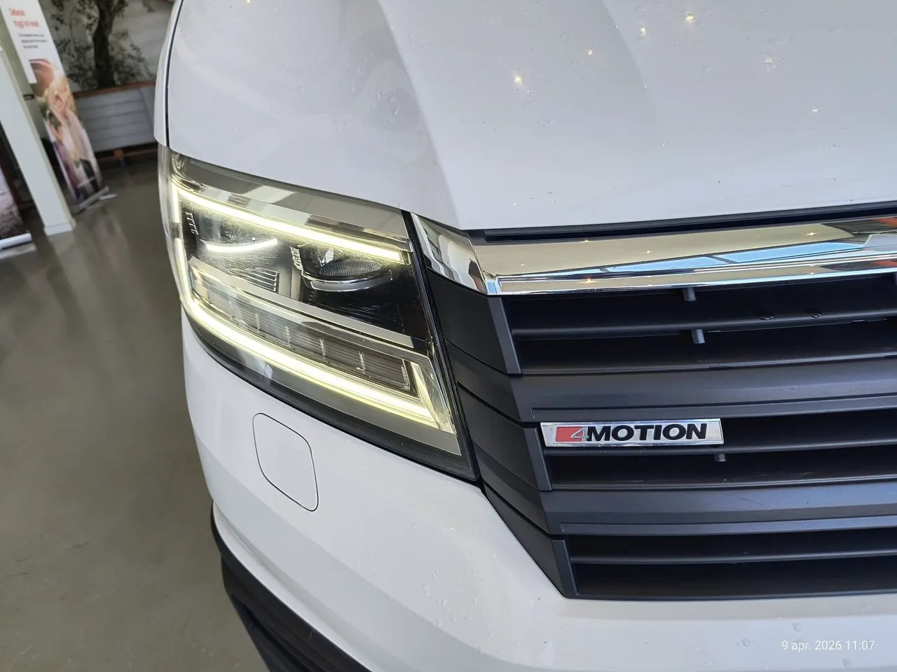 Vehicle image 21