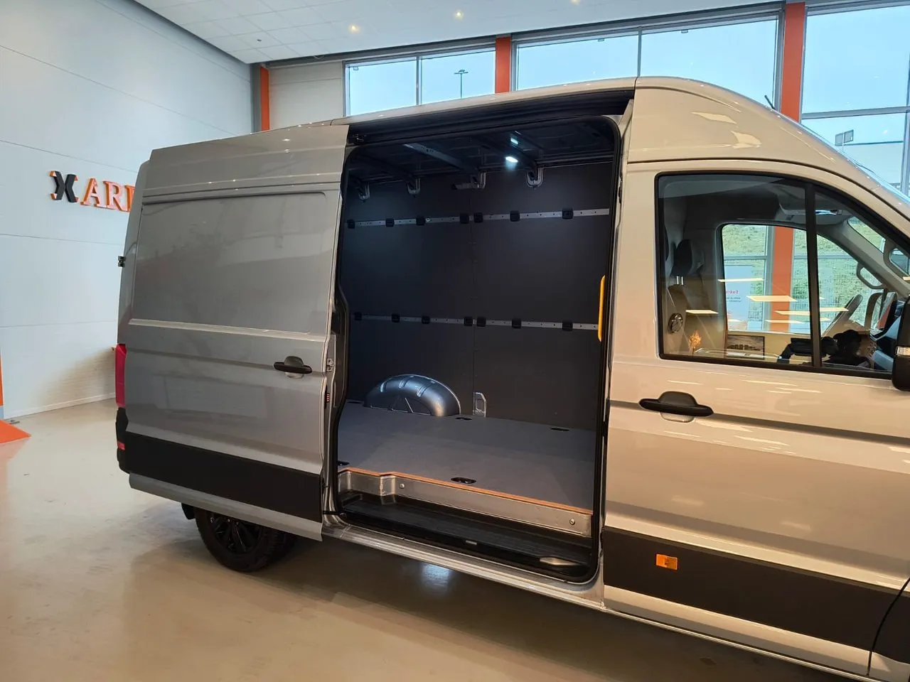 Vehicle image 6