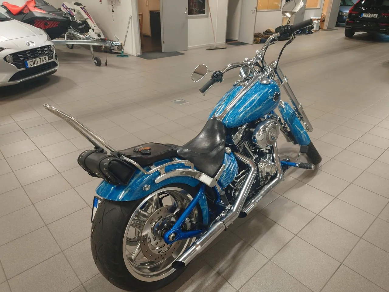 Vehicle image 4