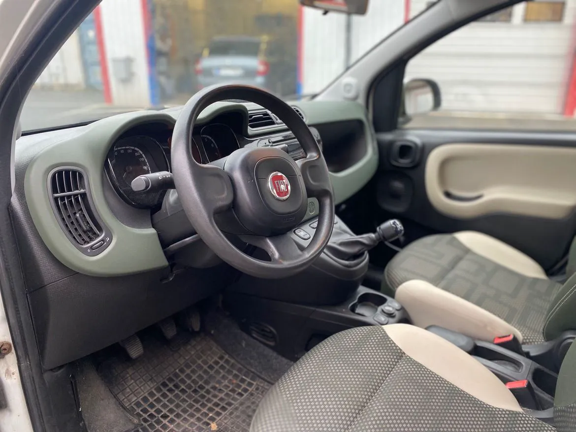 Vehicle image 4