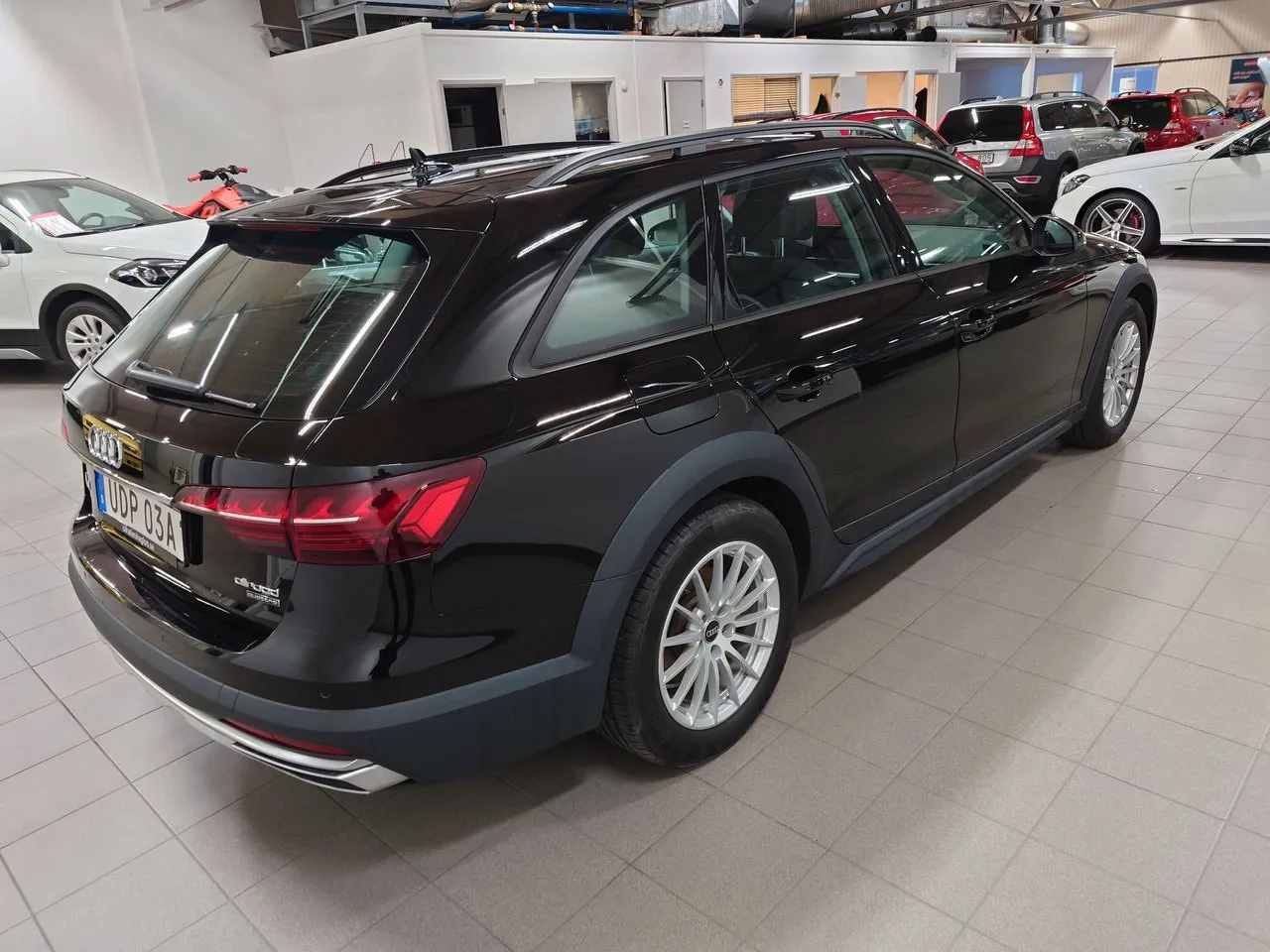Vehicle image 5