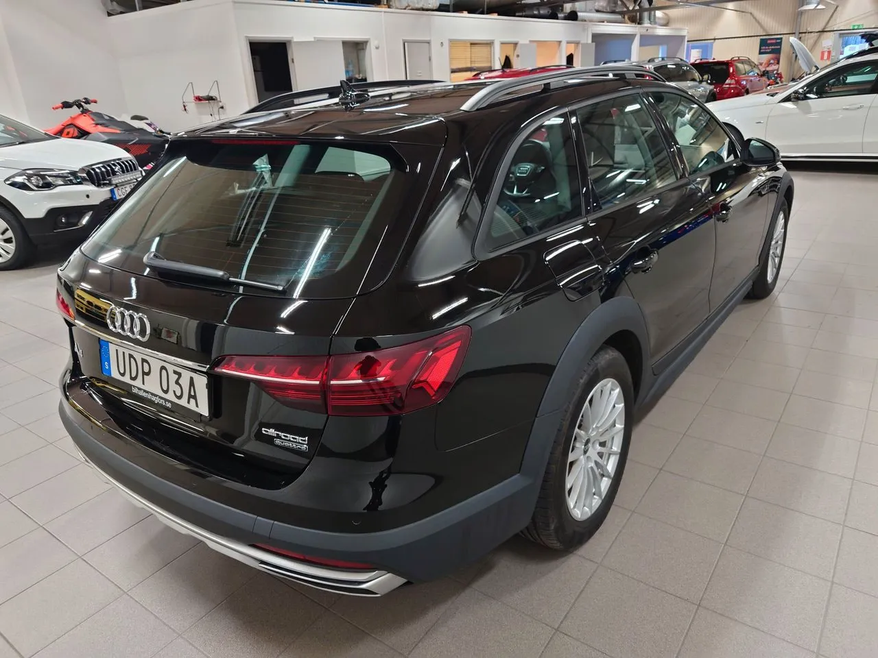 Vehicle image 4