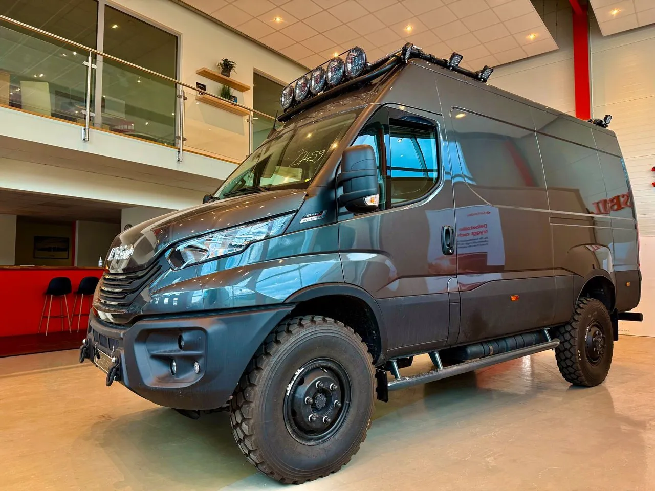 Vehicle image 4