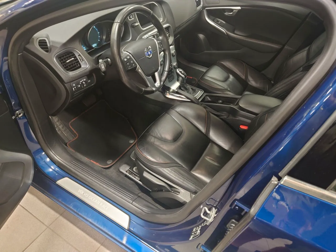 Vehicle image 8