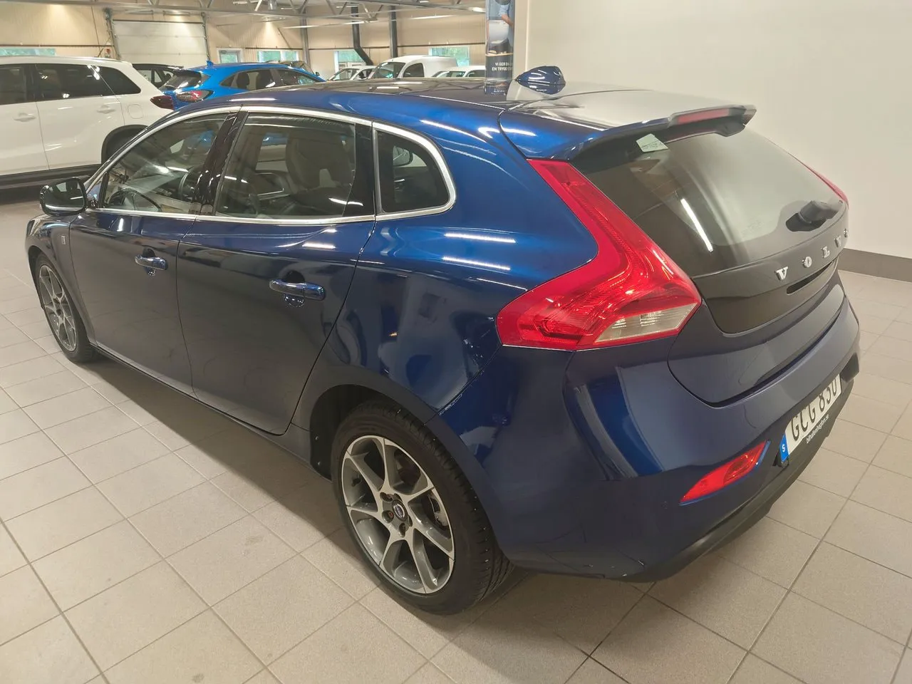 Vehicle image 3