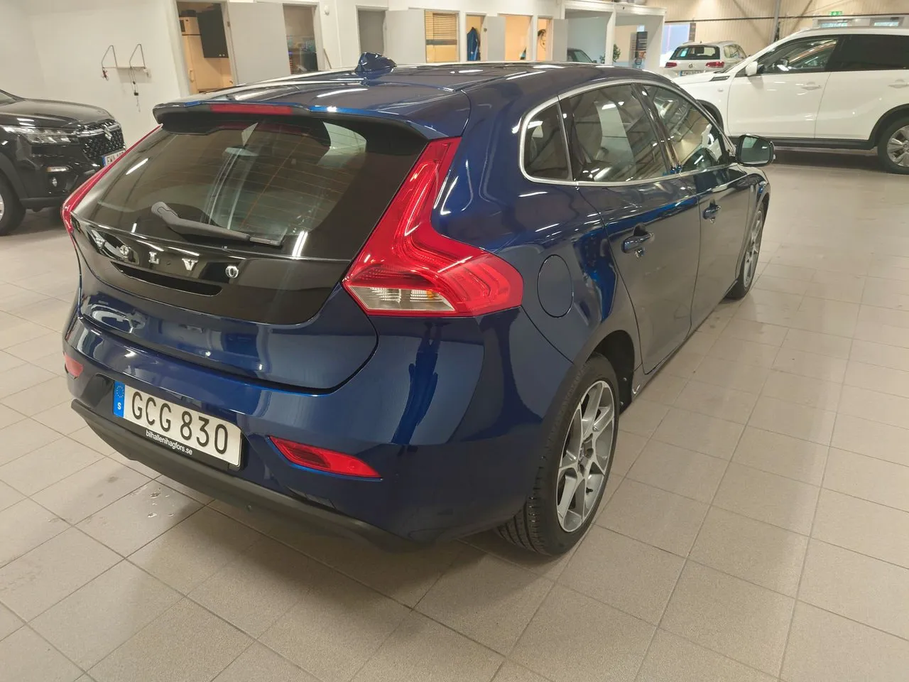 Vehicle image 4