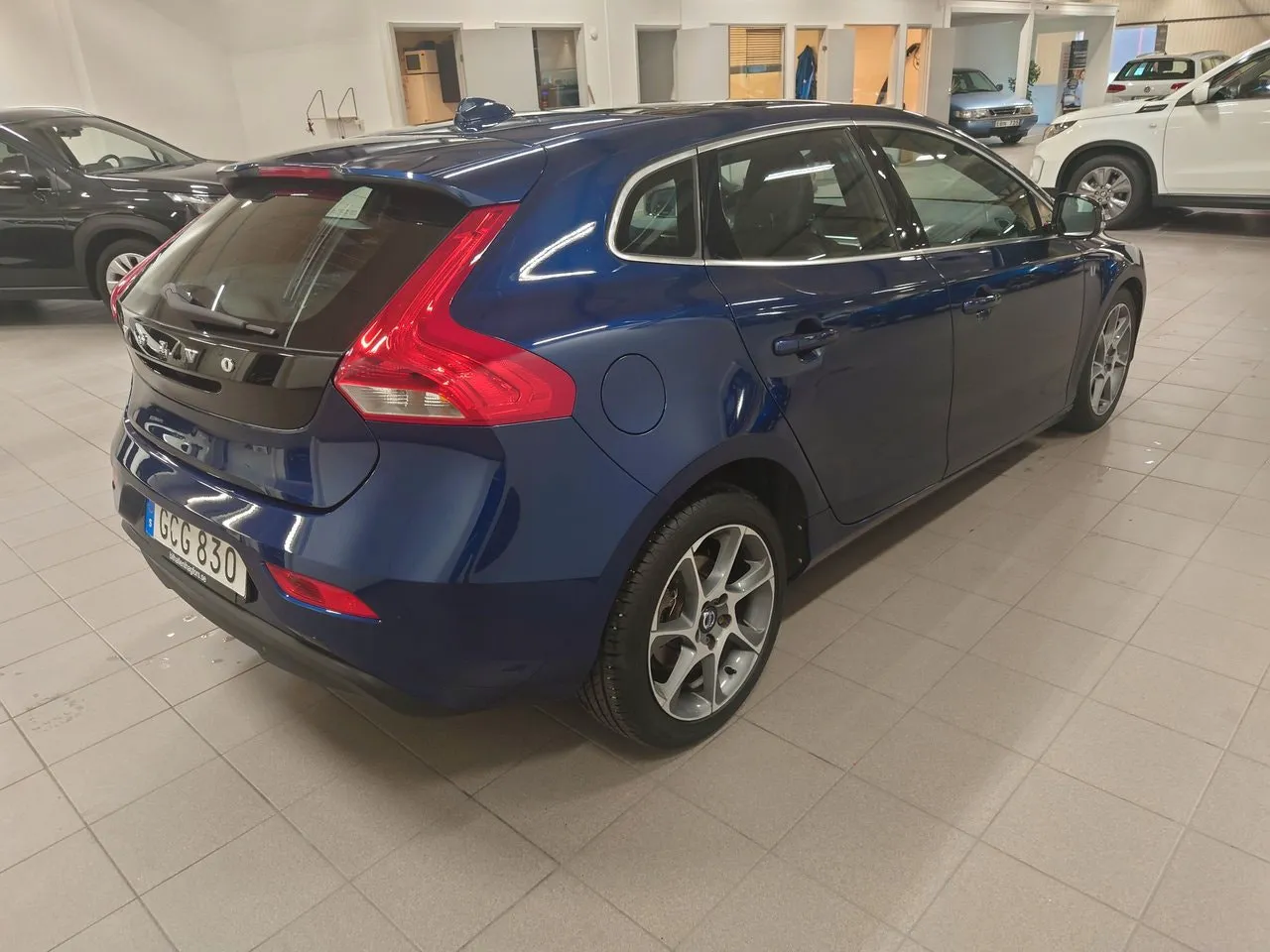 Vehicle image 5