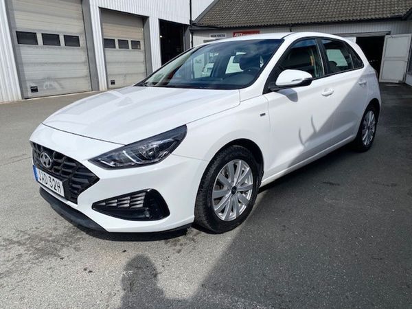 Hyundai i30 Essential, Automat - 2023