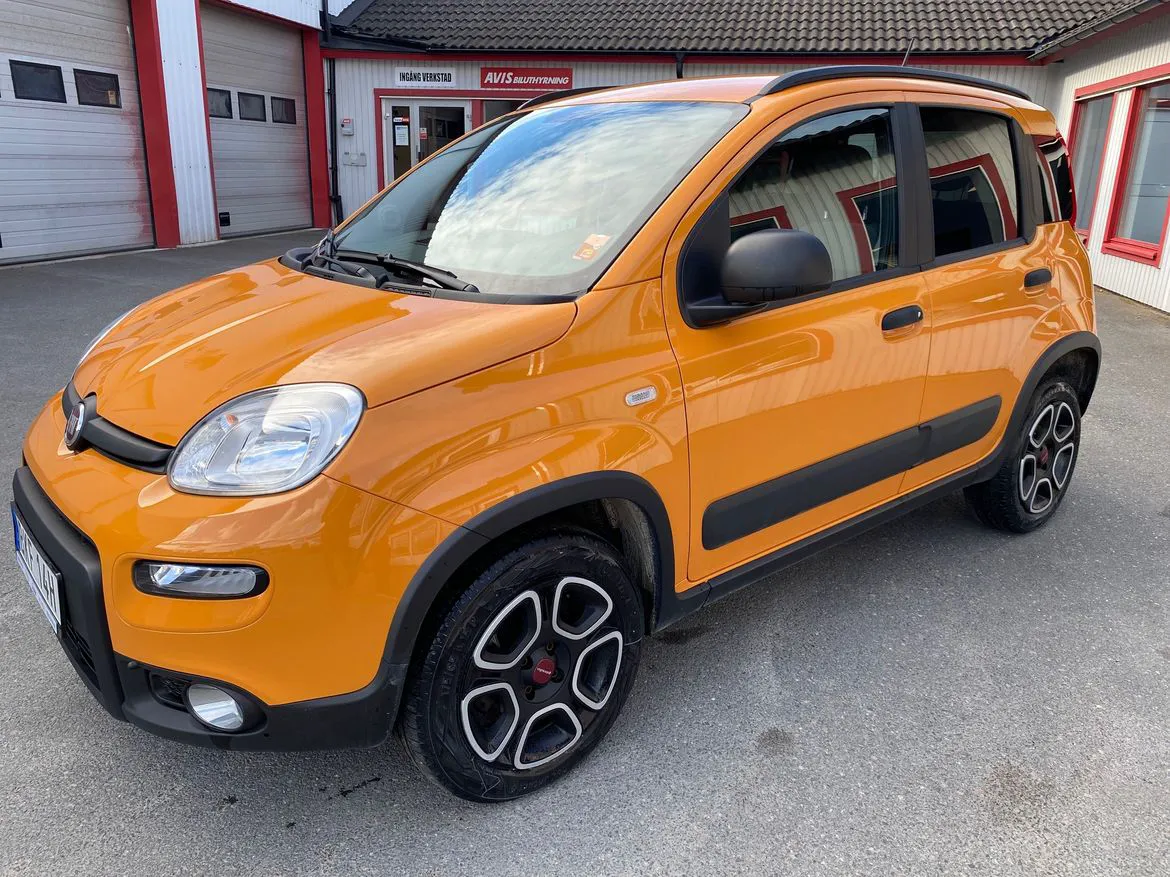 Vehicle image 3