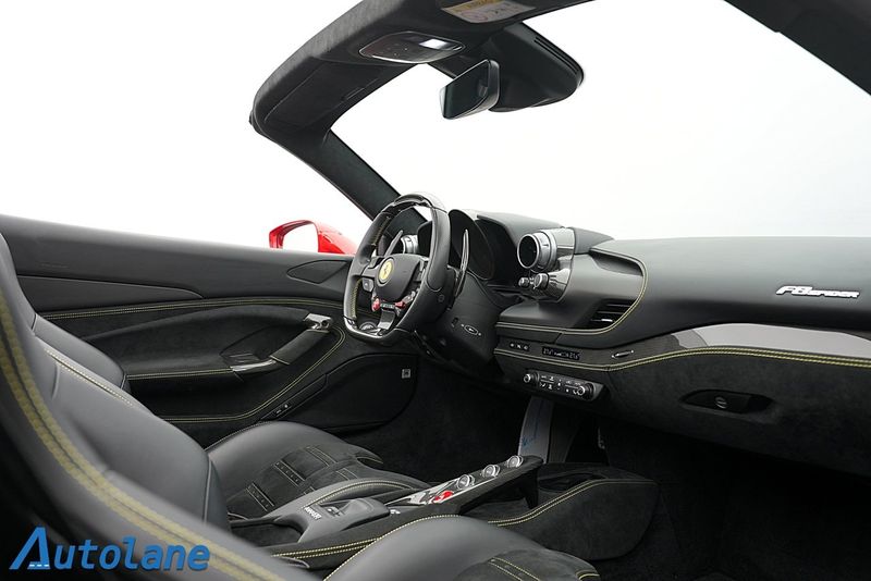 Ferrari F8 bild 22