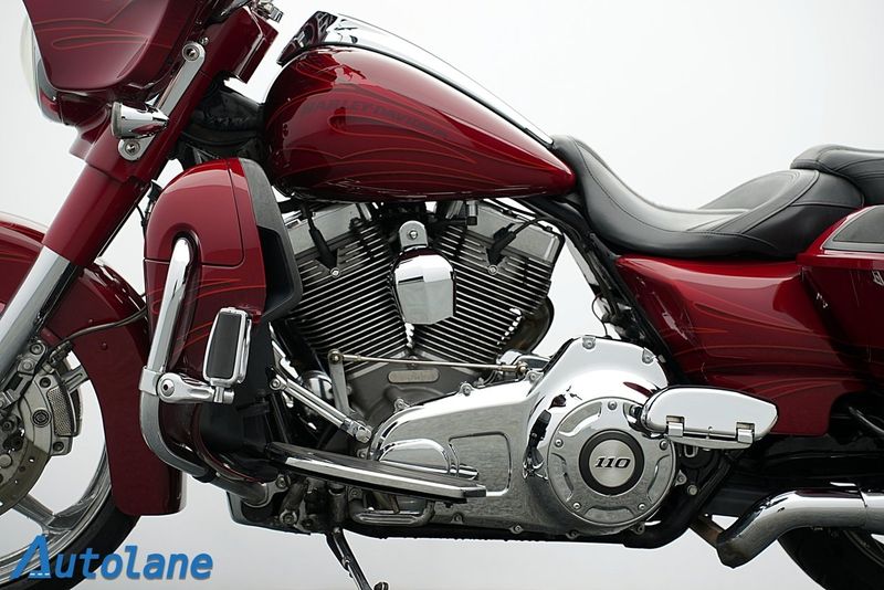 Harley-Davidson CVO Street Glide bild 14