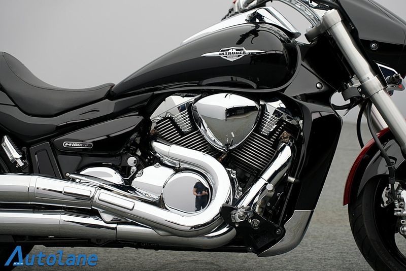 Suzuki VZR bild 11