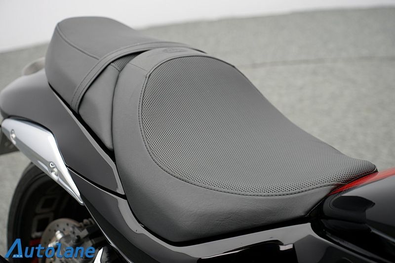 Suzuki VZR bild 18