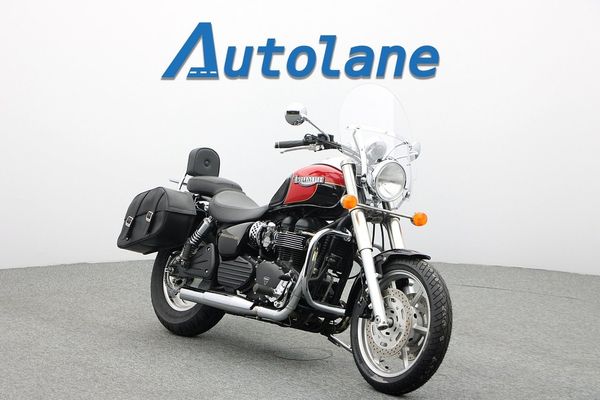 Triumph Speedmaster 900 *Nyservad, Nya Däck - 2006