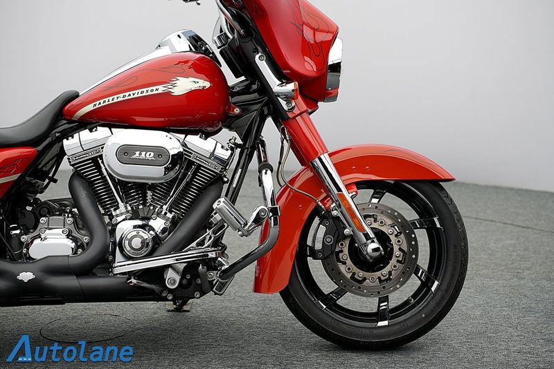 Harley-Davidson CVO Street Glide bild 12