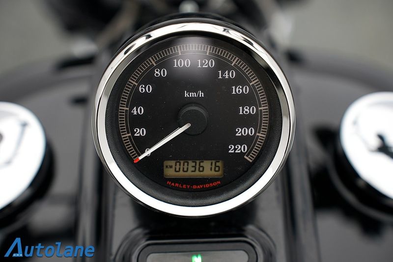 Harley-Davidson Rocker bild 20