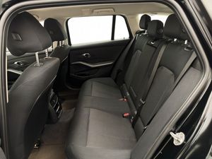 BMW 330 bild 14
