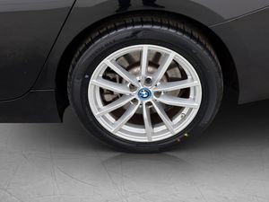 BMW 330 bild 29