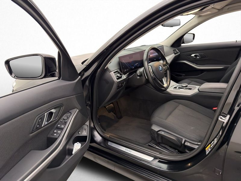 BMW 330 bild 12