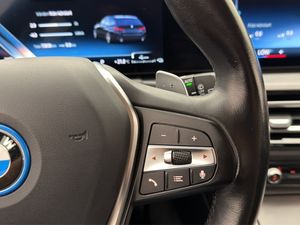 BMW 330 bild 17