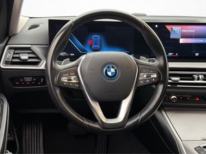 BMW 330 bild 11