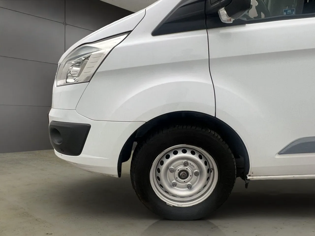 Vehicle image 24