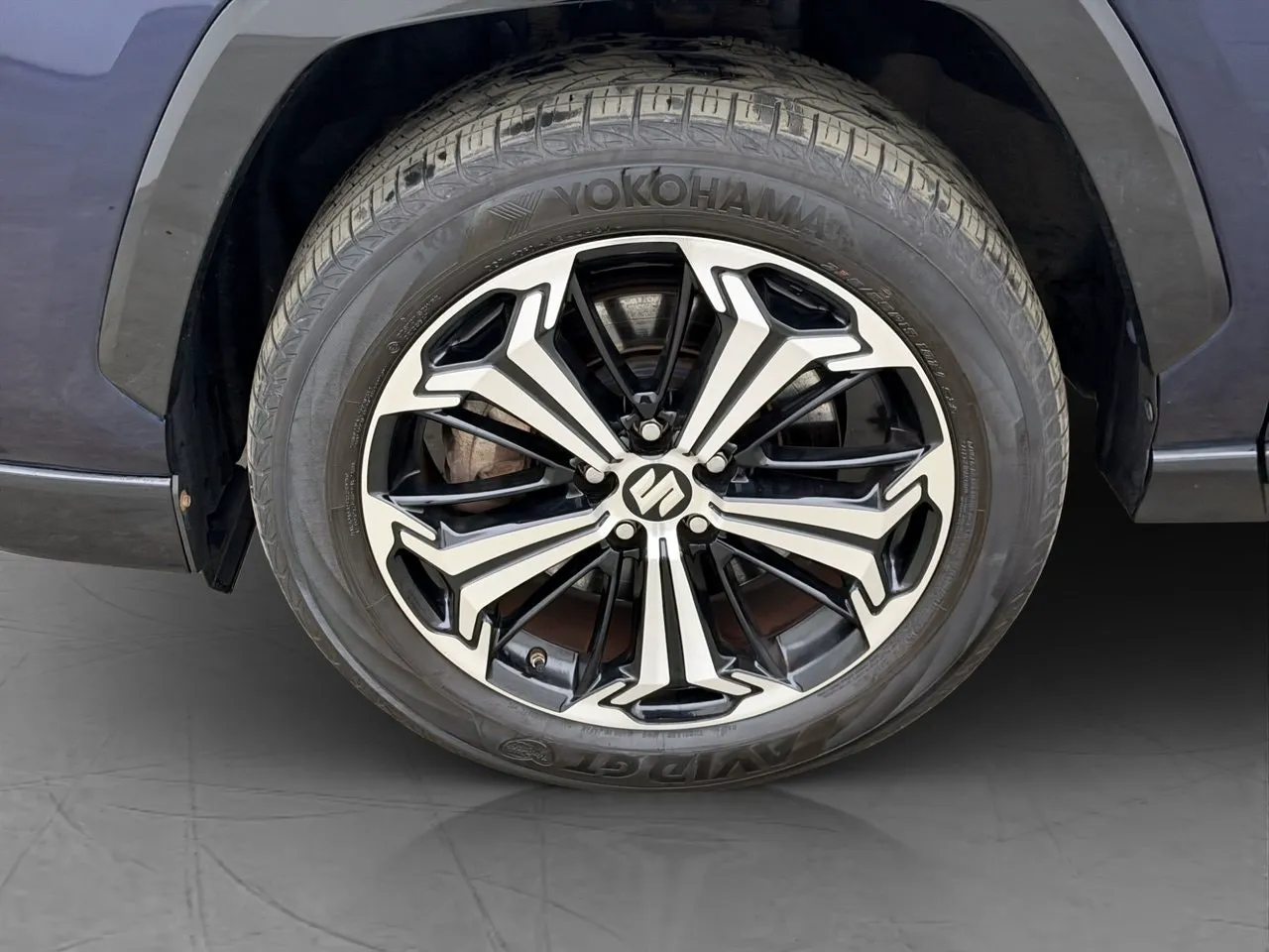 Vehicle image 23