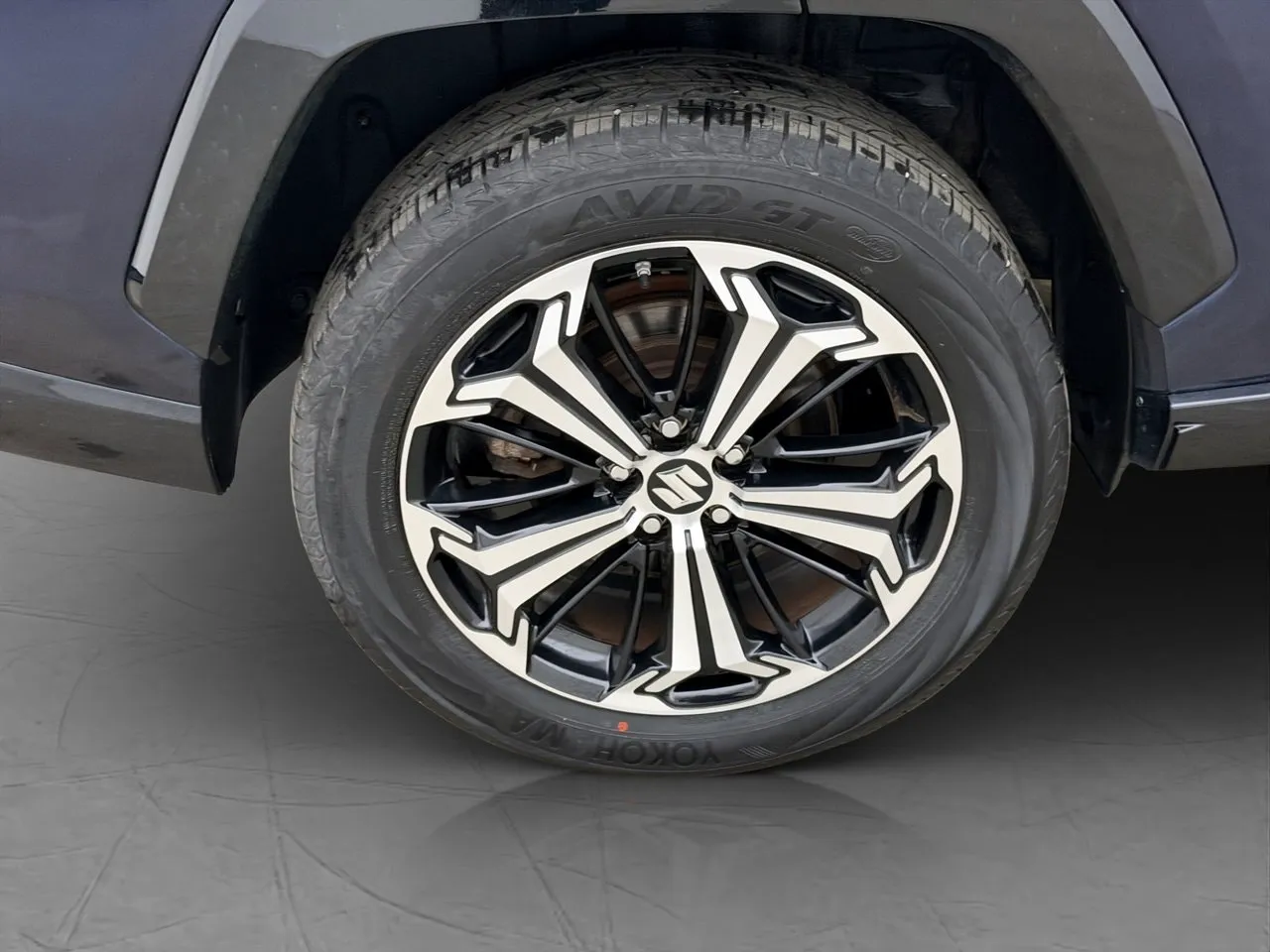 Vehicle image 25