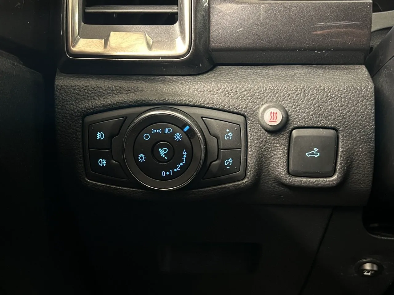 Vehicle image 29