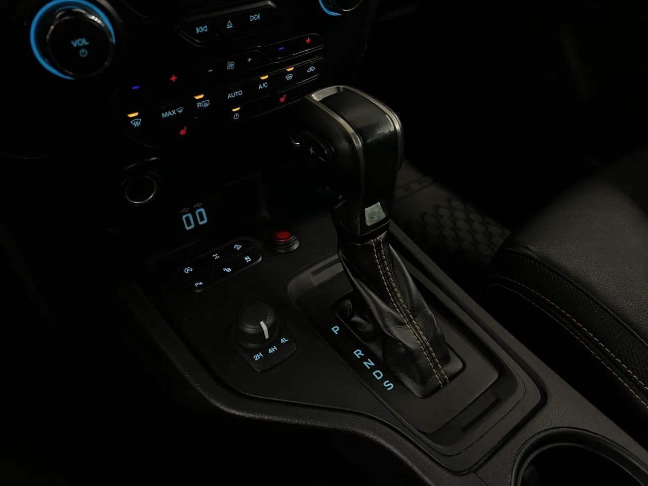 Vehicle image 28
