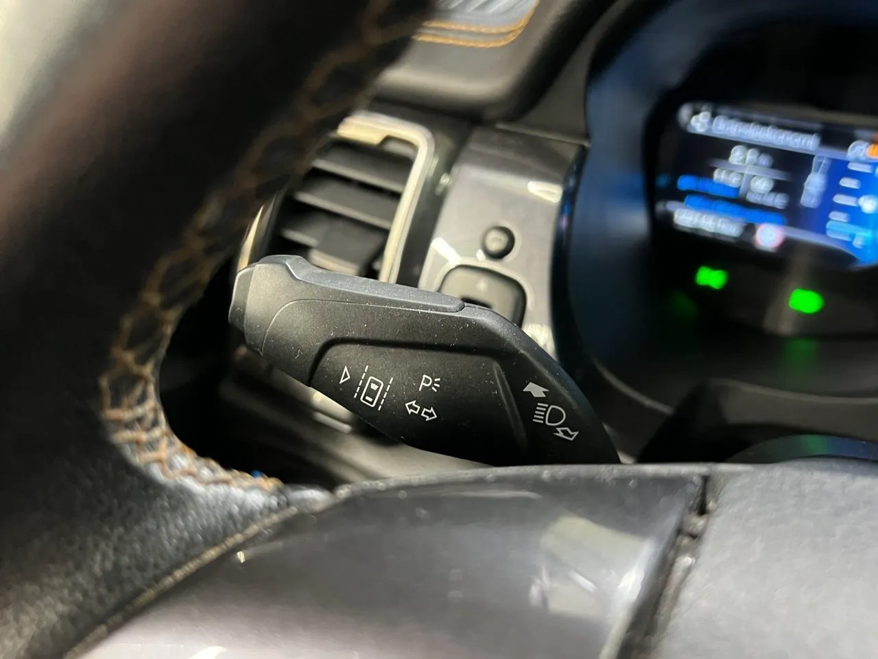 Vehicle image 24
