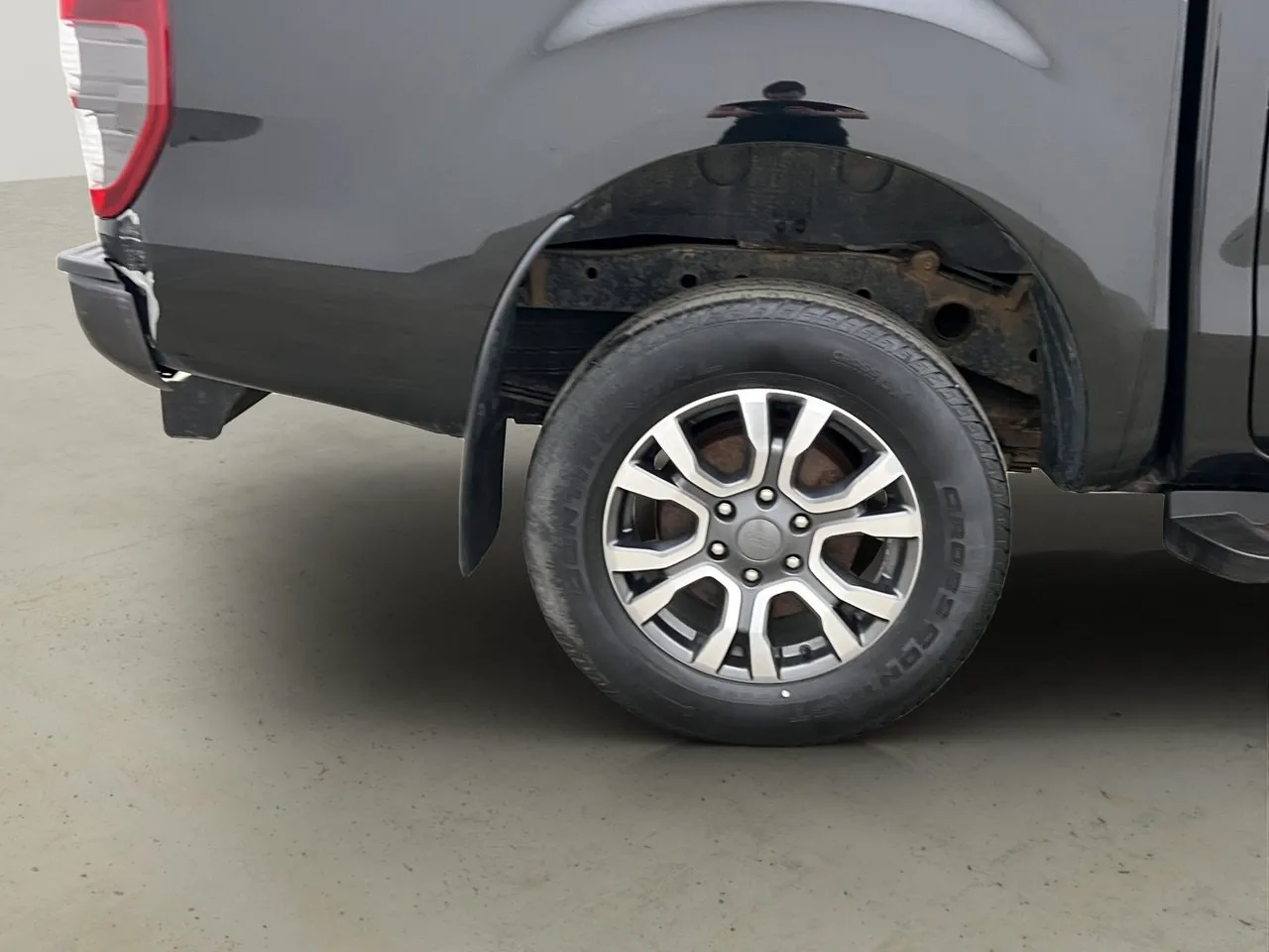 Vehicle image 32