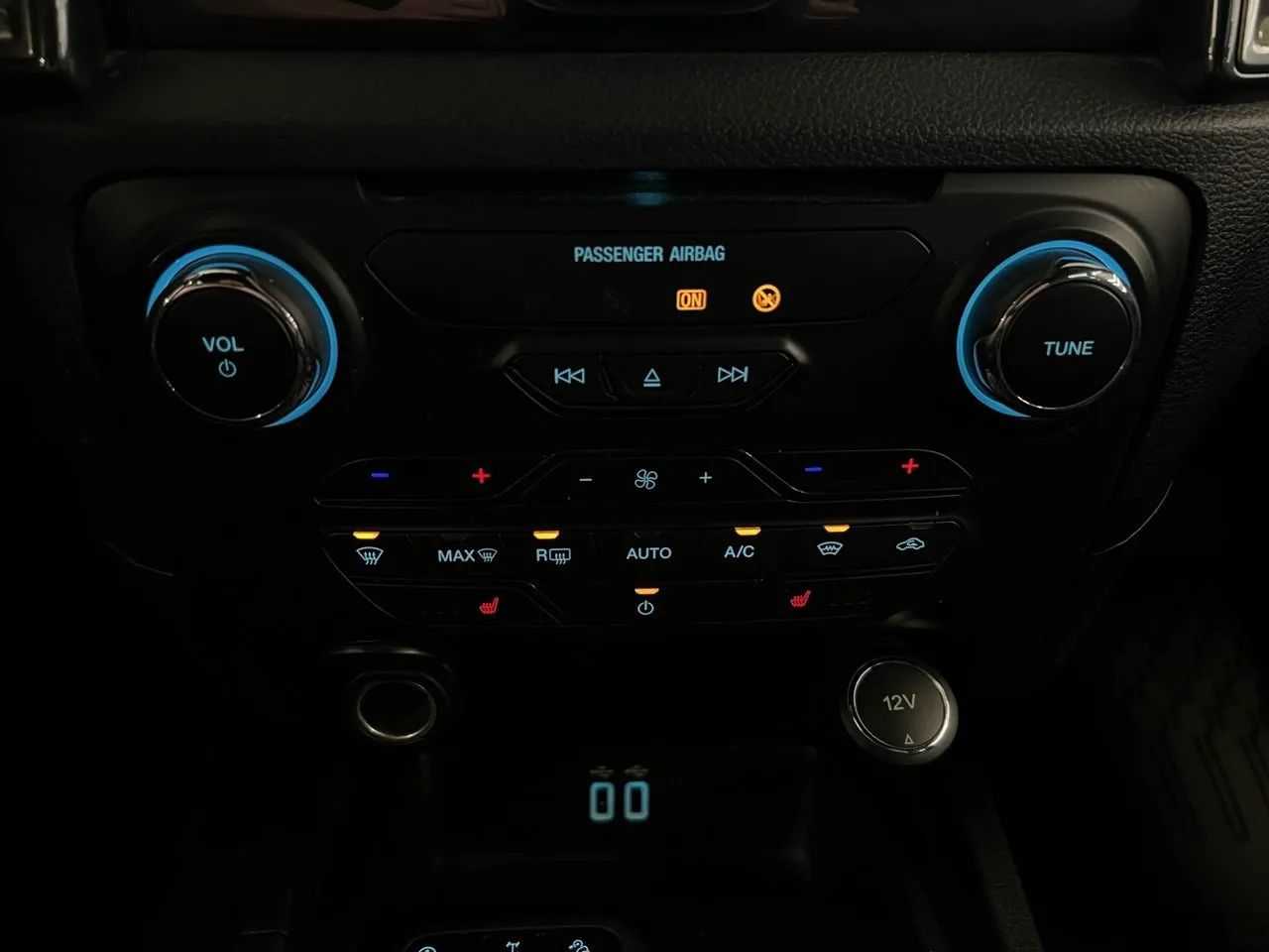 Vehicle image 27
