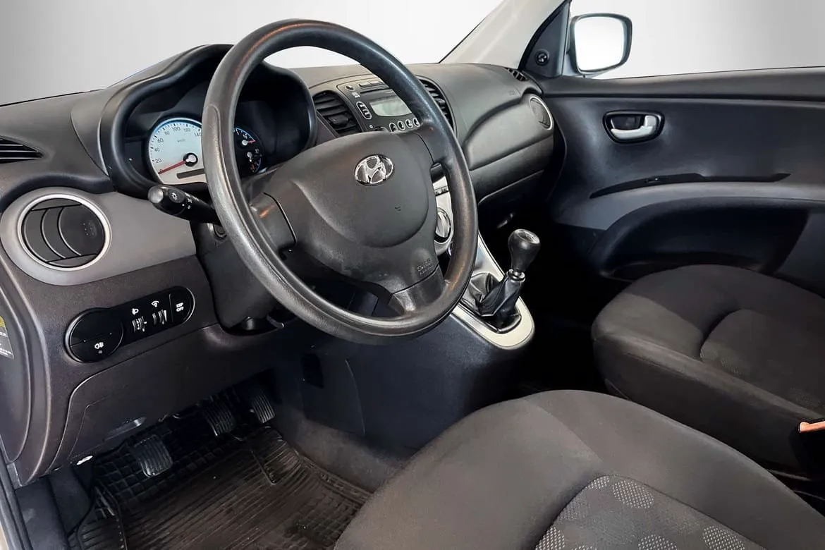 Vehicle image 7