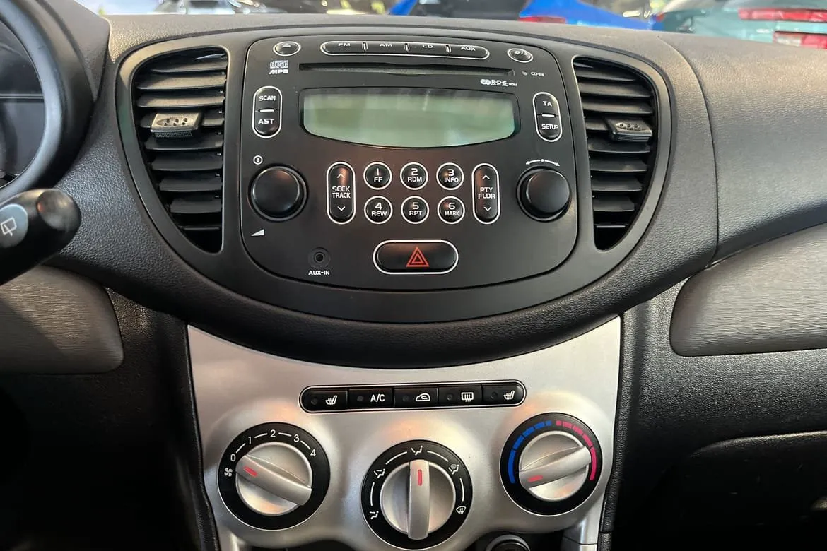 Vehicle image 8