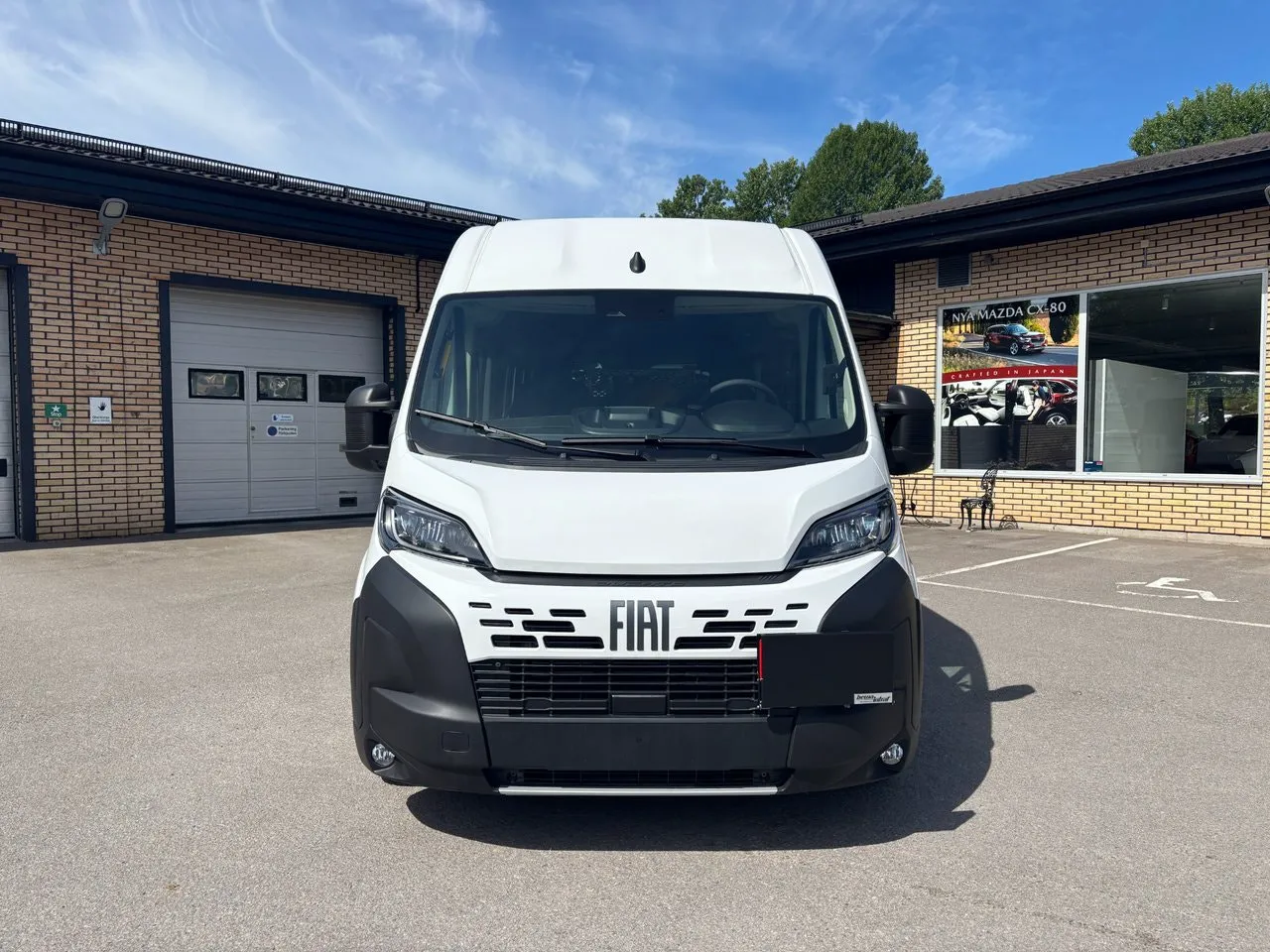 Vehicle image 7