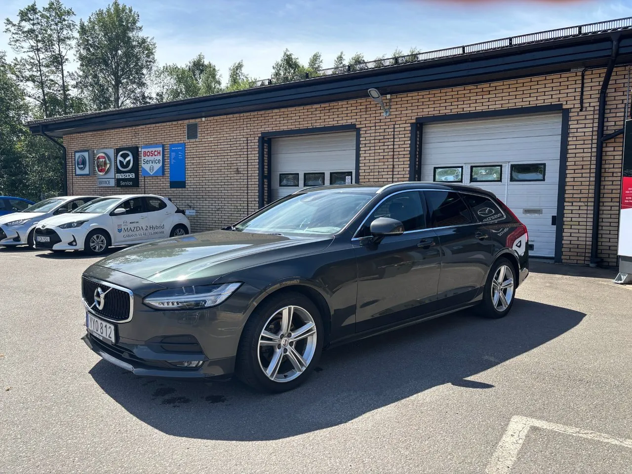 Vehicle image 7