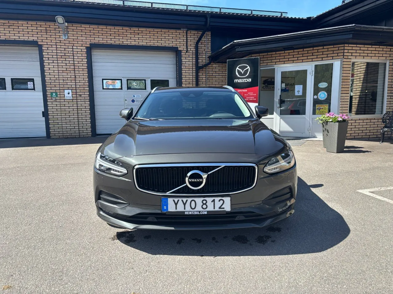 Vehicle image 8